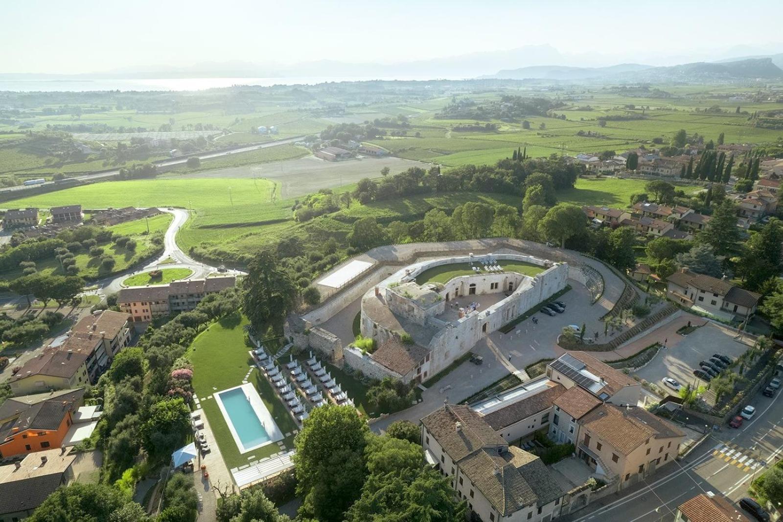 Relais Forte Benedek Wine & Spa - Adults Only Pastrengo Exterior photo